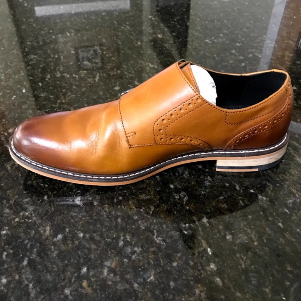 Men's Bar III Tan/Beige pair of Shoes